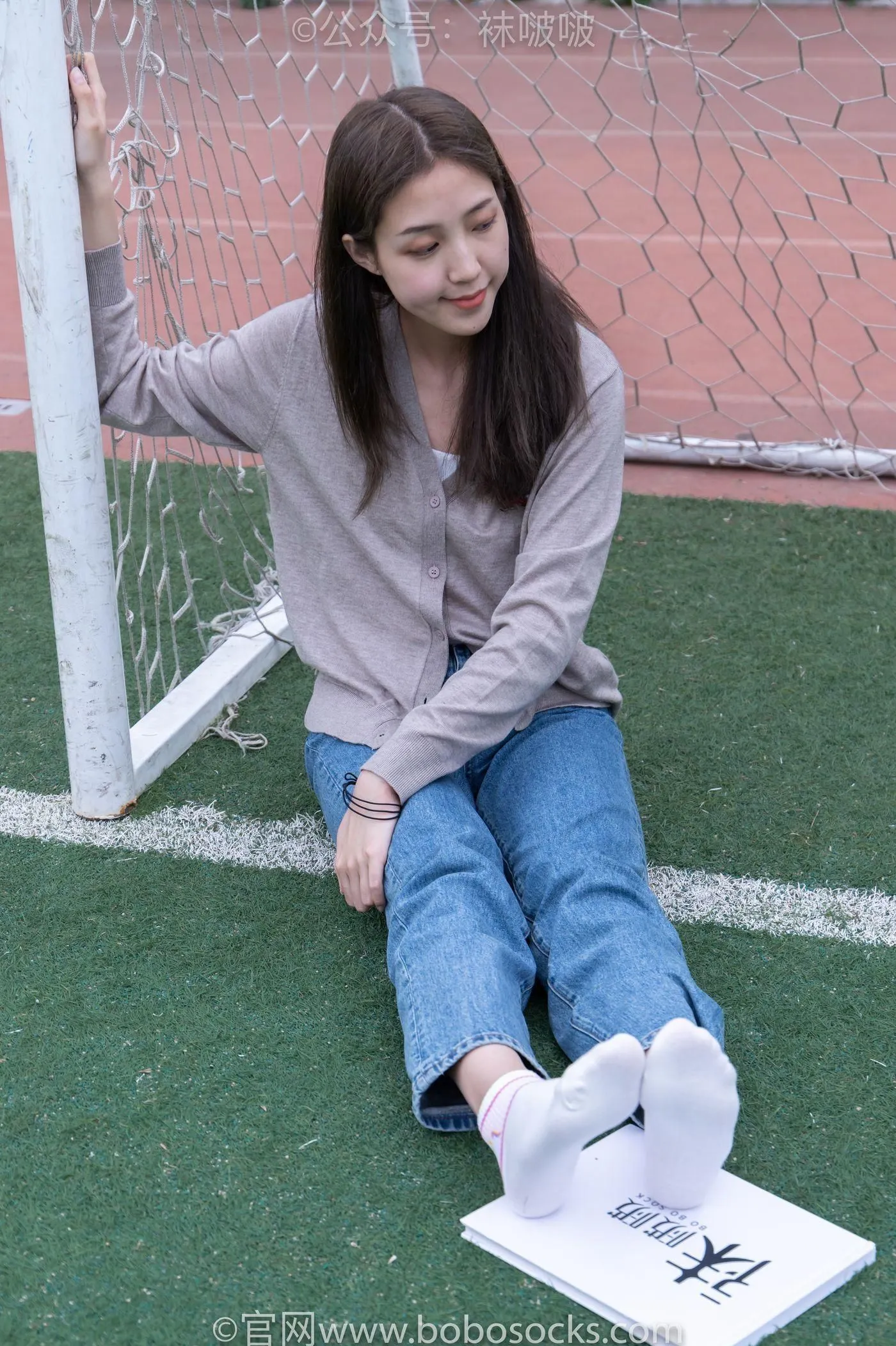 [BoBoSocks袜啵啵]NO.004 泡芙-vans帆布鞋、白棉袜、裸足 [127P]插图4